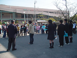 はじめのあいさつの様子ドキドキです・・・