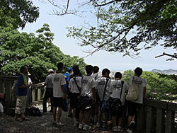 山根グラウンドを案内中です! 平成20年(2008)7月12日