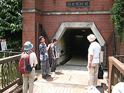これから観光坑道に入ります!