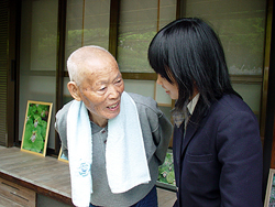 近藤 清さんにクマガイソウを育てる御苦労についてお伺いしました。