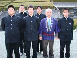 昨年HP作成でお世話になった松岡 達也さんと再会させていただきその時の記念写真